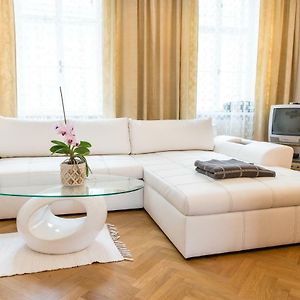 Deluxe Appartement op de Tweede Verdieping